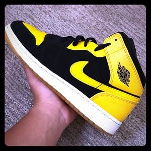 Jordan 1 New Love Mid-Top—8/10 Condo—17’ Release